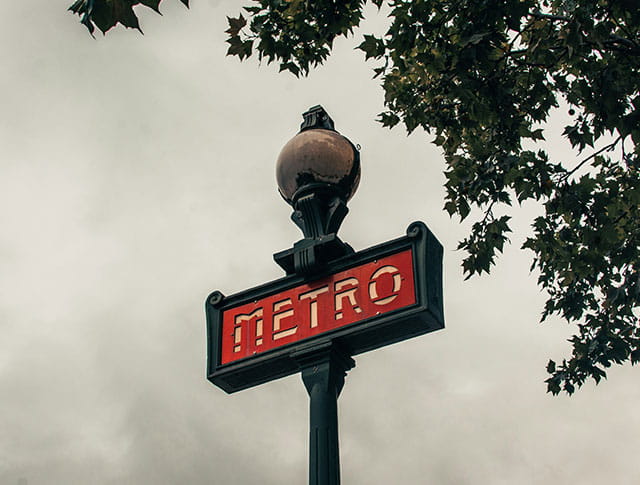 photo d'un panneau de métro